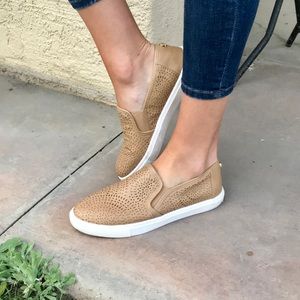 Steve Madden Episode Sneakers
